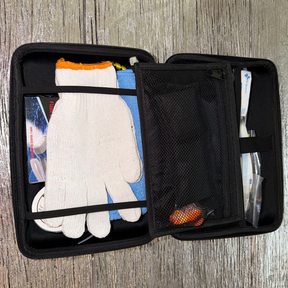 Land Rover First Aid Kit - Picture 2 of 3